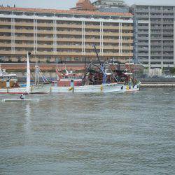 こんなところで漁船が・・・